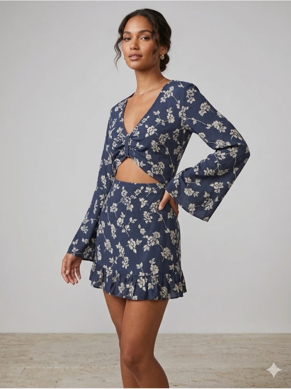 FLYNN SKYE Floral Cut-Out Long Sleeve Mini Dress small